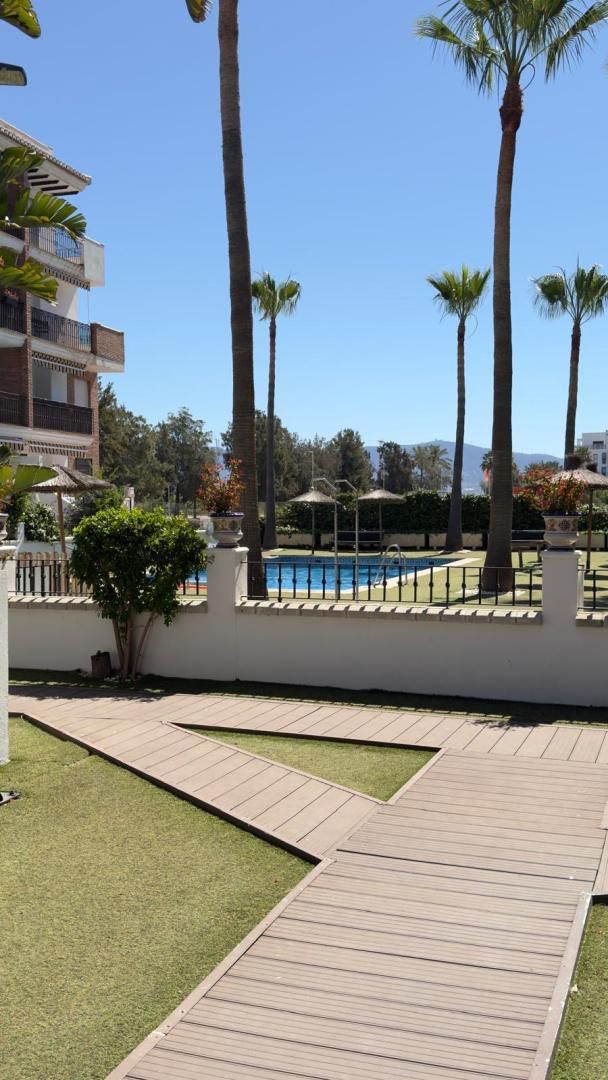 Piscina de Pis en venda en Motril amb Aire condicionat, Terrassa i Piscina