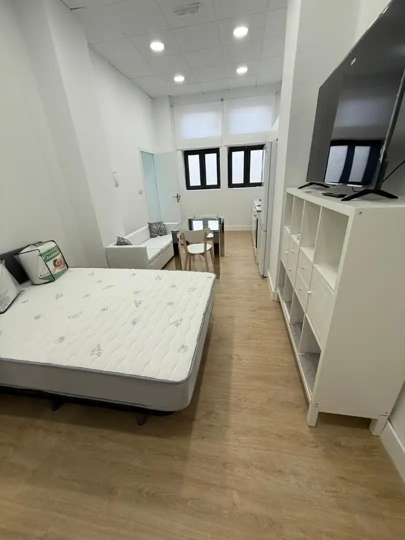 Dormitori de Pis de lloguer en Granada amb Aire condicionat, Calefacció i Parquet