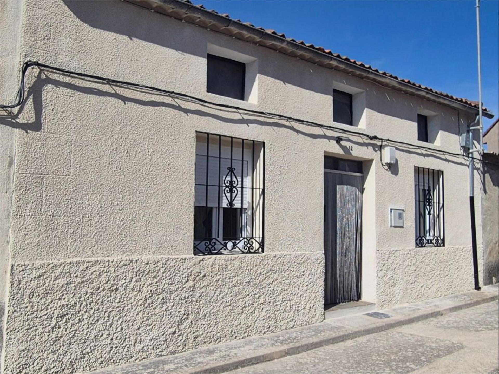 Vista exterior de Casa adosada en venta en Navalilla con Trastero