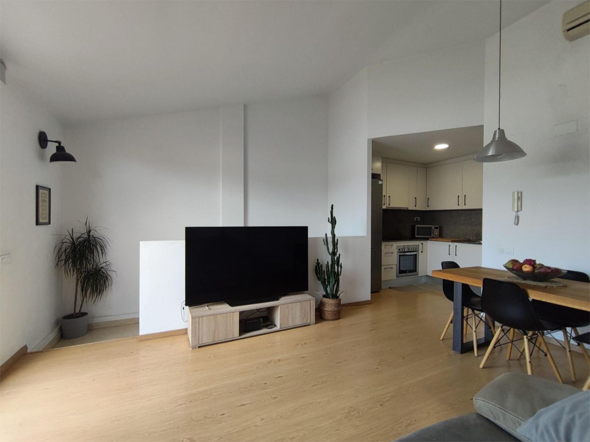 Living room of Flat for sale in Terrassa  with Air Conditioner, Parquet flooring and Terrace