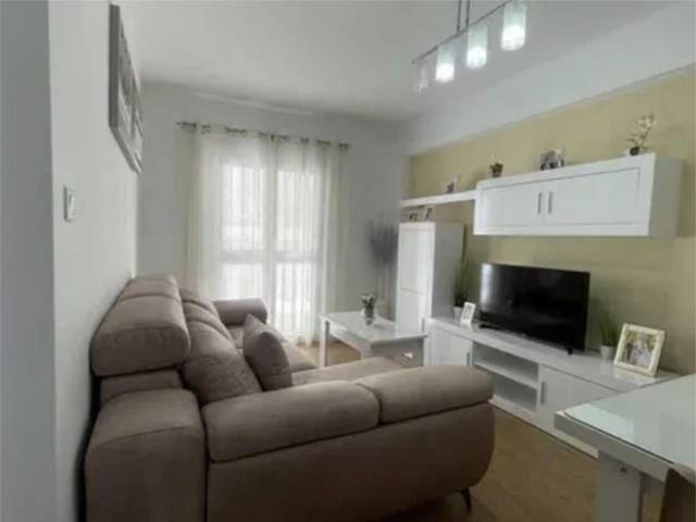 Piso en Alquiler en Calle Ingenio, 23 en Avda Pescia - Ctra de Frigiliana