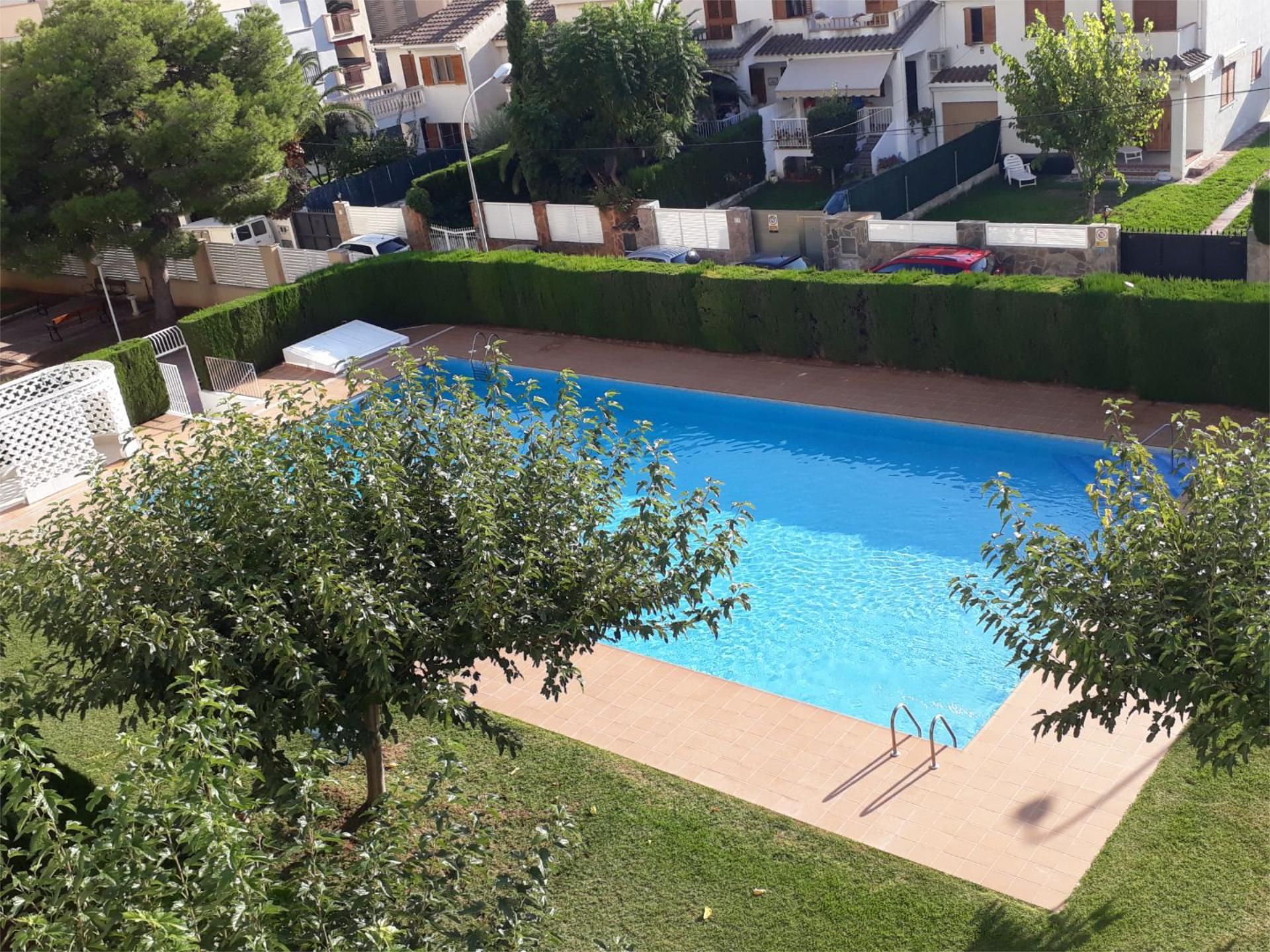 Piscina de Apartament en venda en Benicasim / Benicàssim amb Jardí privat, Terrassa i Piscina