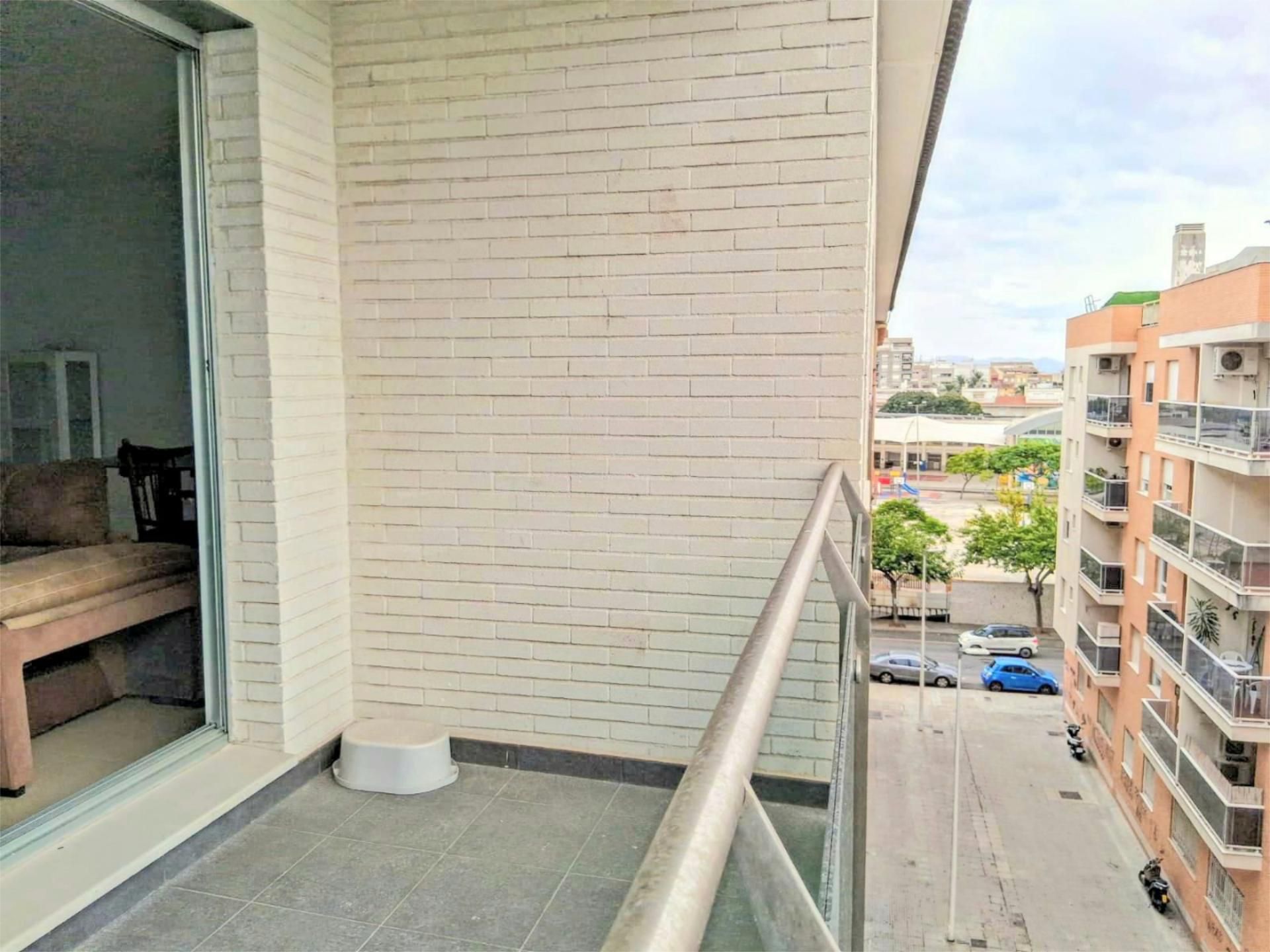 Terrassa de Apartament de lloguer en Gandia amb Terrassa, Piscina i Balcó