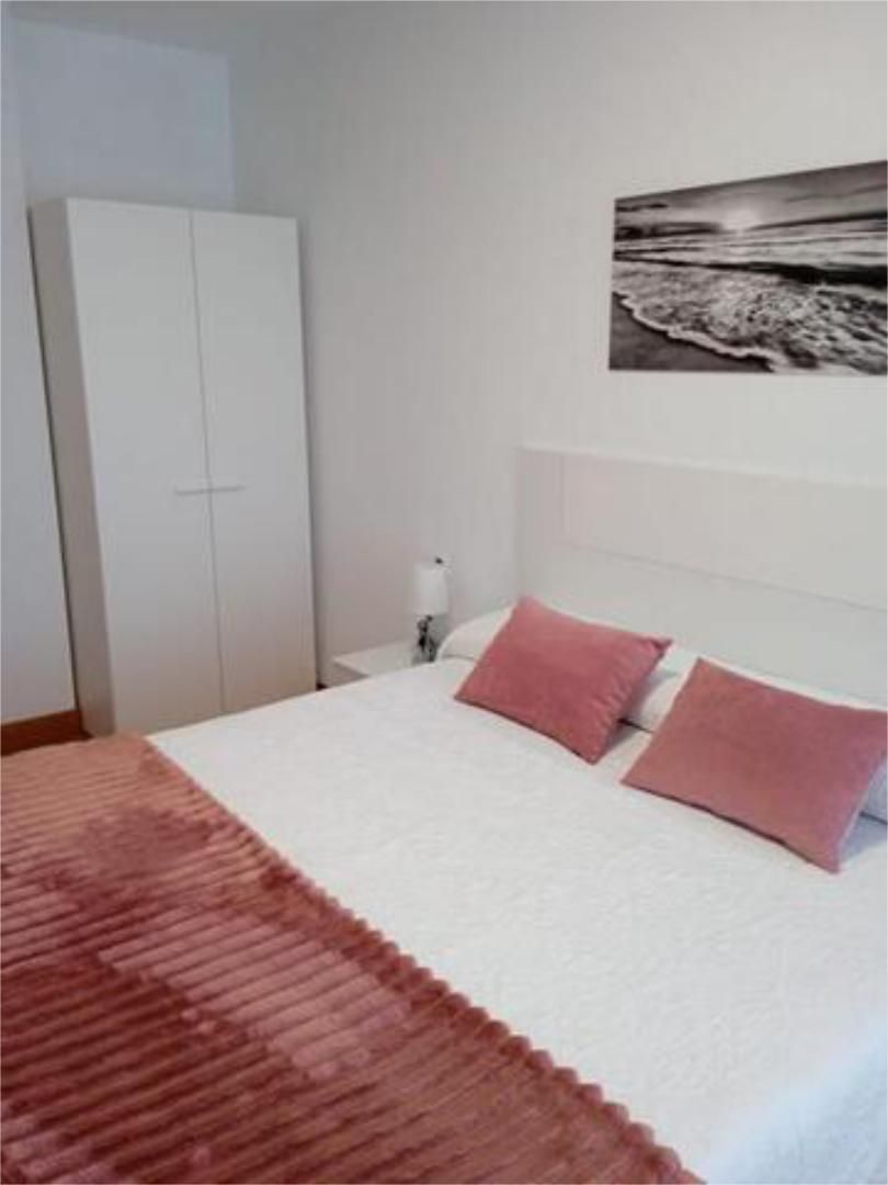 Bedroom of Flat to rent in Larraga  with Heating, Terrace and Furnished