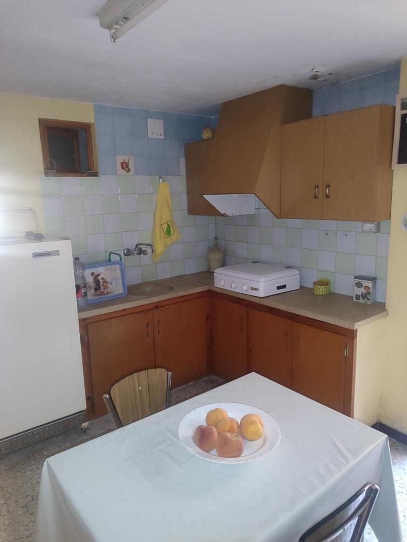 Casa adosada en venda a Calle Callejas, 8, Ayora Cuina de Casa adosada en venda en Ayora amb Calefacció, Terrassa i Traster