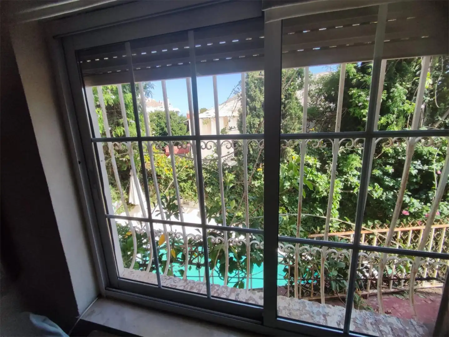 Pis de lloguer a Calle las Jacarandas, 2, Solymar Vista exterior de Pis de lloguer en Benalmádena amb Aire condicionat, Calefacció i Jardí privat
