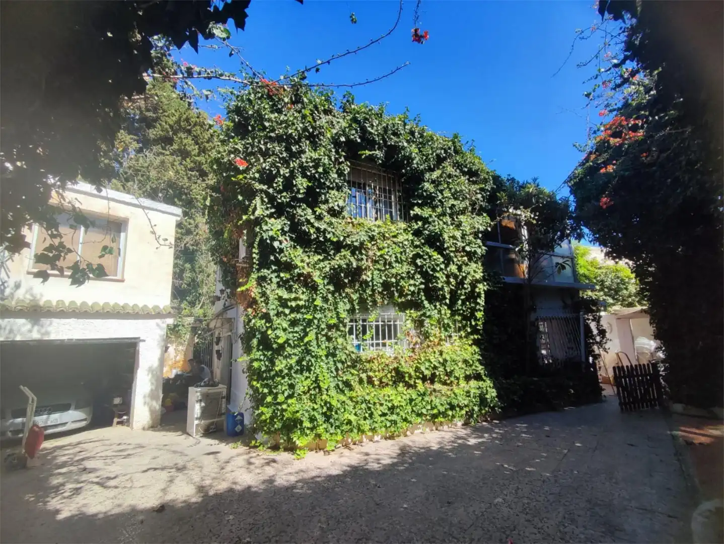 Pis de lloguer a Calle las Jacarandas, 2, Solymar Vista exterior de Pis de lloguer en Benalmádena amb Aire condicionat, Calefacció i Jardí privat