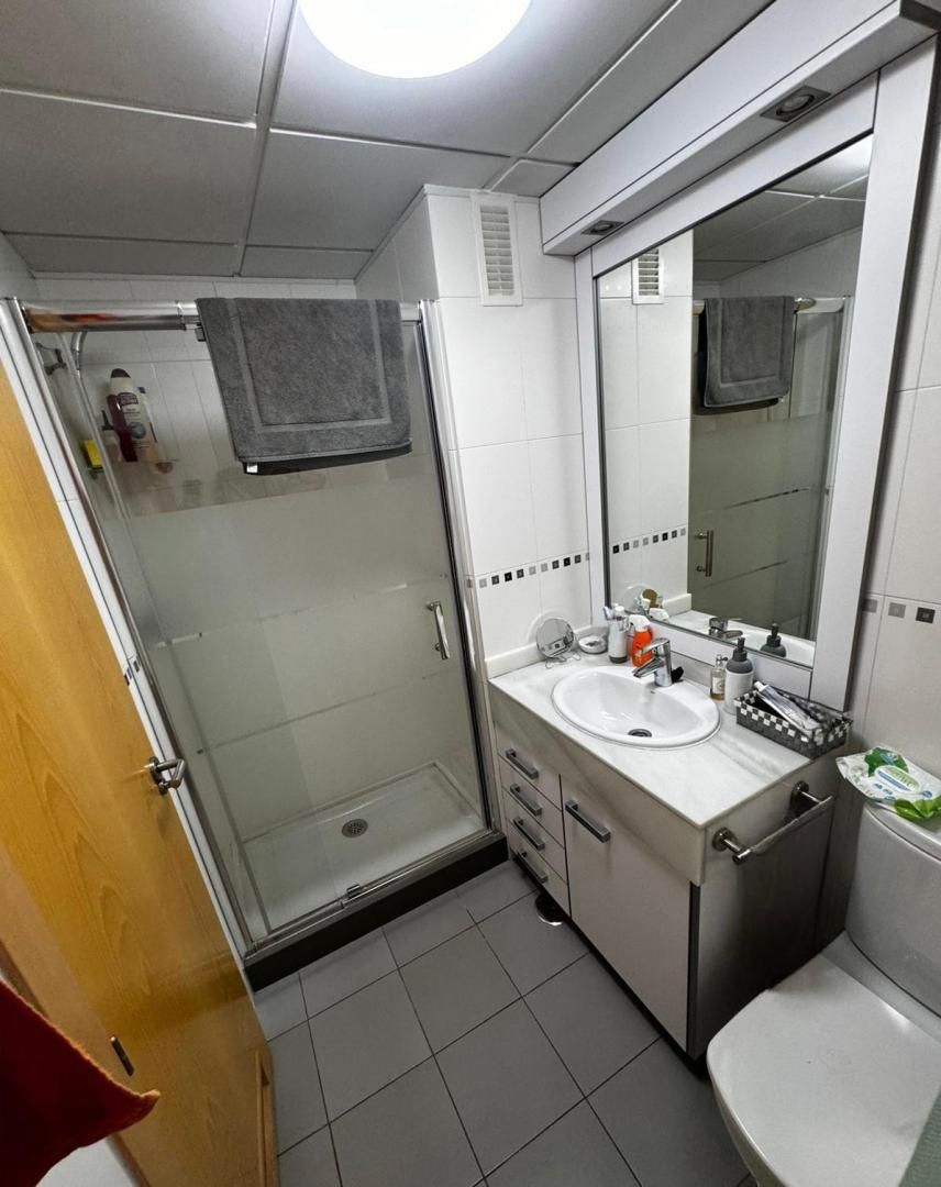 Baño de Piso para compartir en  Almería Capital con Aire acondicionado, Calefacción y Jardín privado