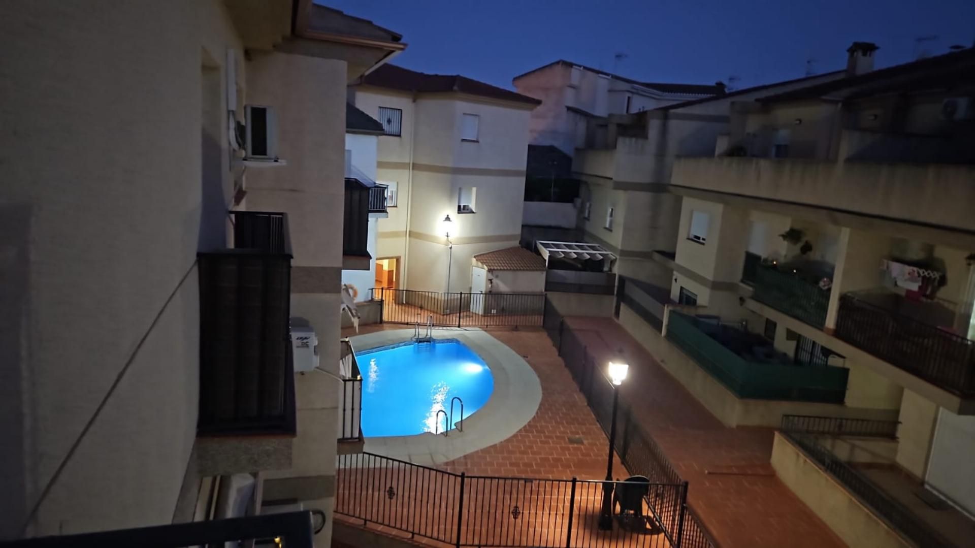 Piscina de Pis de lloguer en Las Gabias amb Aire condicionat i Terrassa