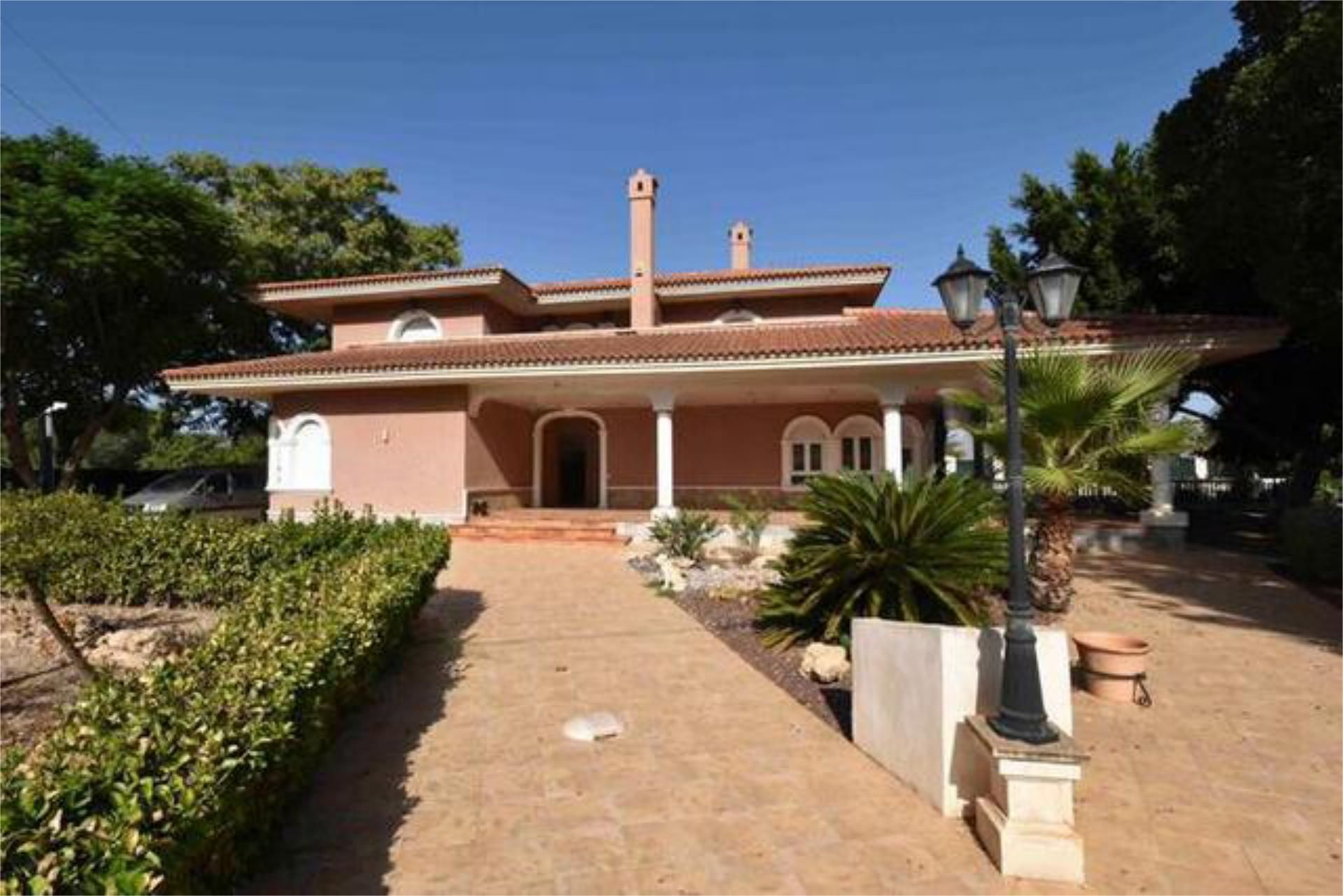 Vista exterior de Casa adosada en venda en Callosa de Segura amb Calefacció, Jardí privat i Terrassa