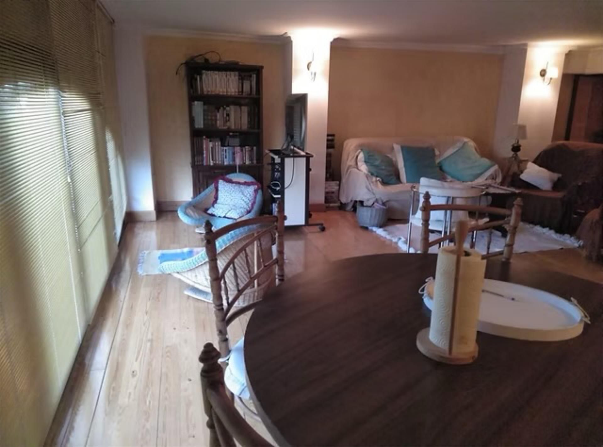 Sala de estar de Loft de alquiler en Cogolludo con Calefacción, Parquet y Amueblado