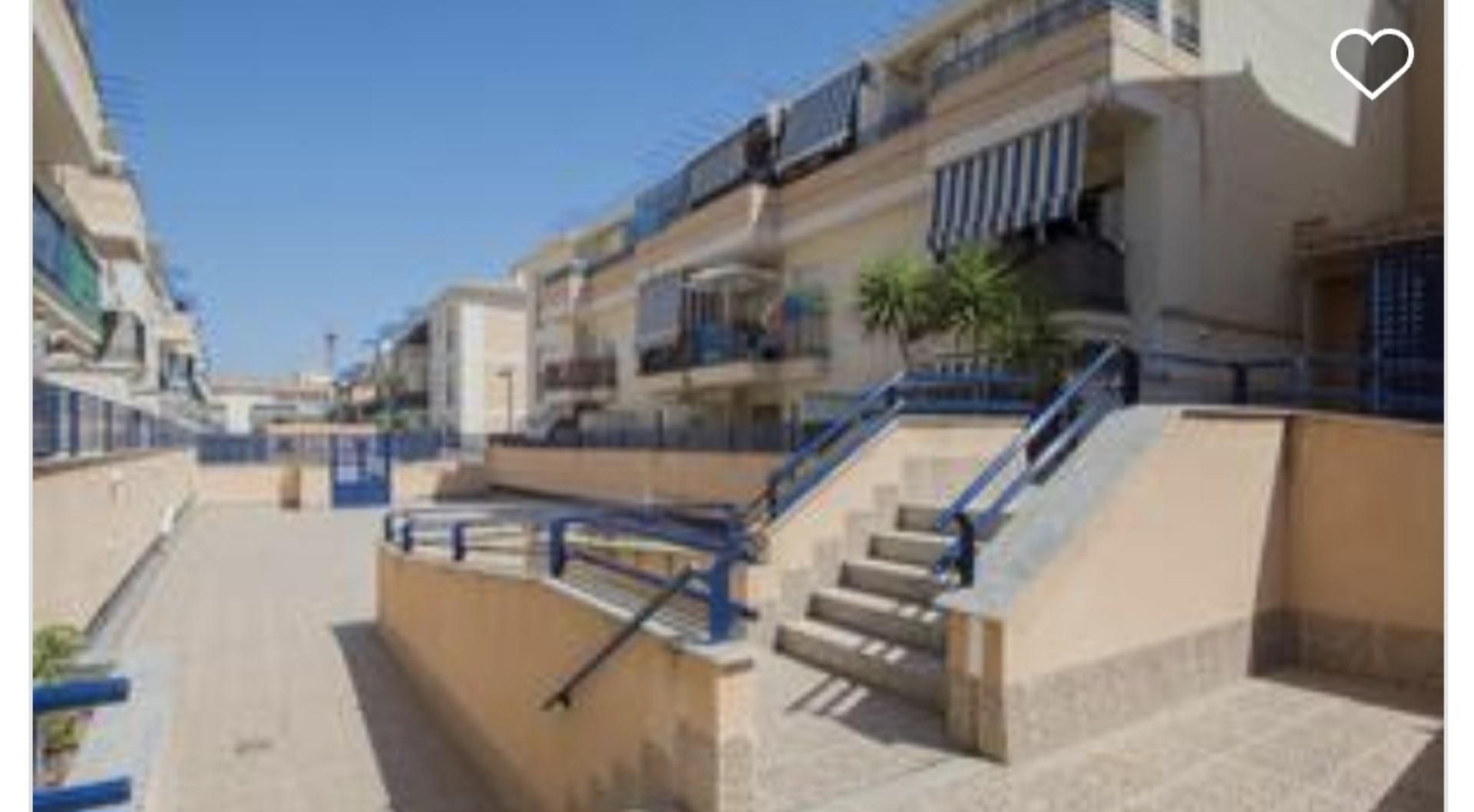 Flat for sale in A-338, 45, Residencial Triana - Barrio Alto Exterior view of Flat for sale in Las Gabias with Air Conditioner