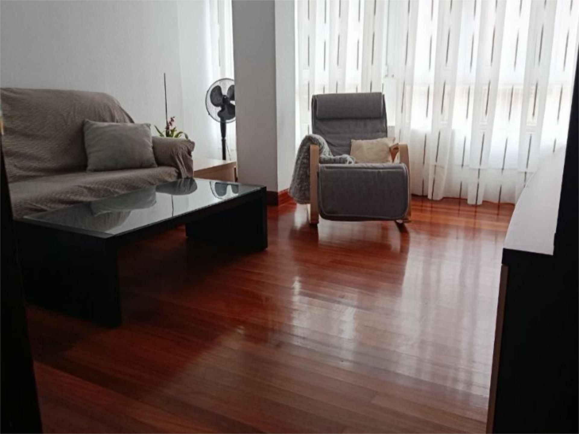 Sala d'estar de Pis en venda en Balmaseda amb Calefacció, Traster i Moblat