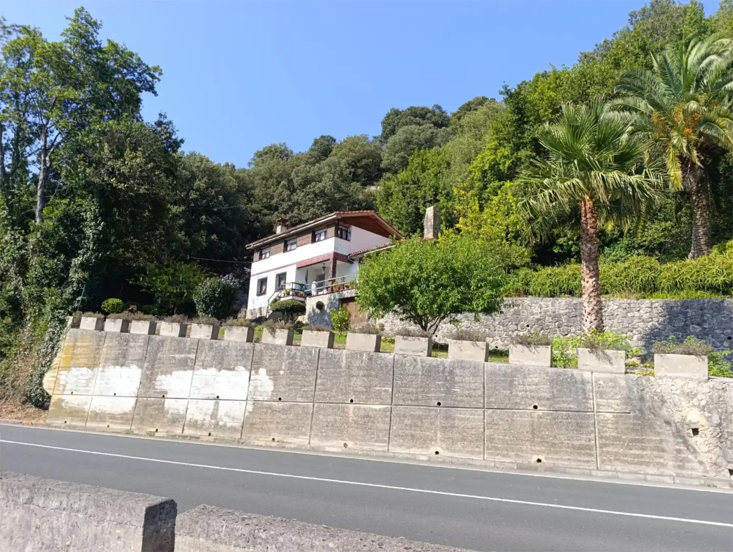 Vista exterior de Casa o xalet en venda en Ribadesella amb Calefacció, Jardí privat i Terrassa