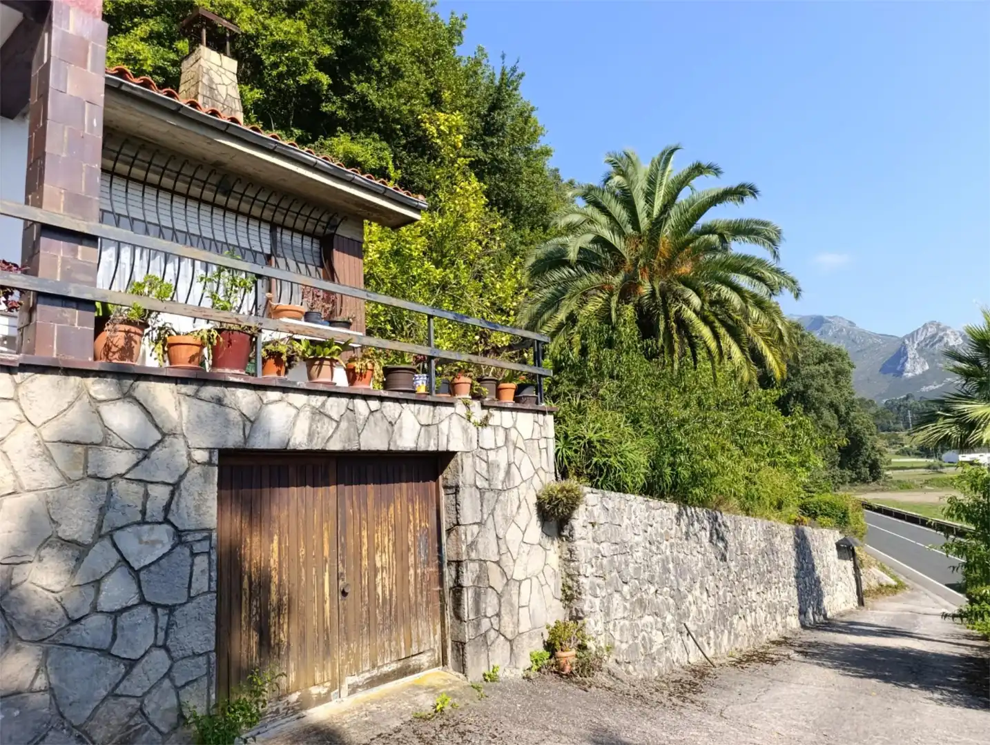 Vista exterior de Casa o xalet en venda en Ribadesella amb Calefacció, Jardí privat i Terrassa