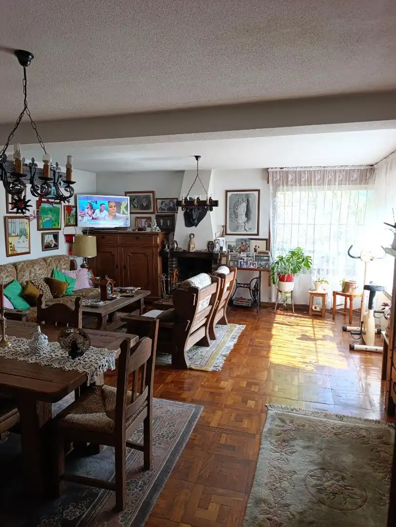 Sala d'estar de Casa o xalet en venda en Ribadesella amb Calefacció, Jardí privat i Terrassa