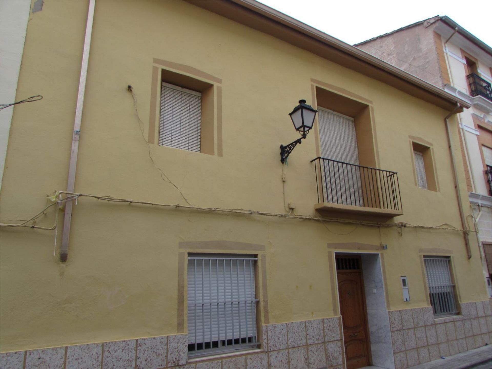 Vista exterior de Casa adosada en venda en Aielo de Malferit amb Aire condicionat, Terrassa i Balcó