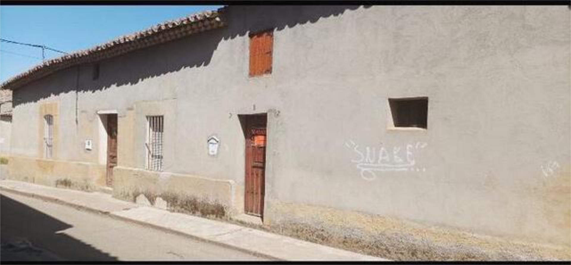Vista exterior de Casa o xalet en venda en Vezdemarbán amb Terrassa