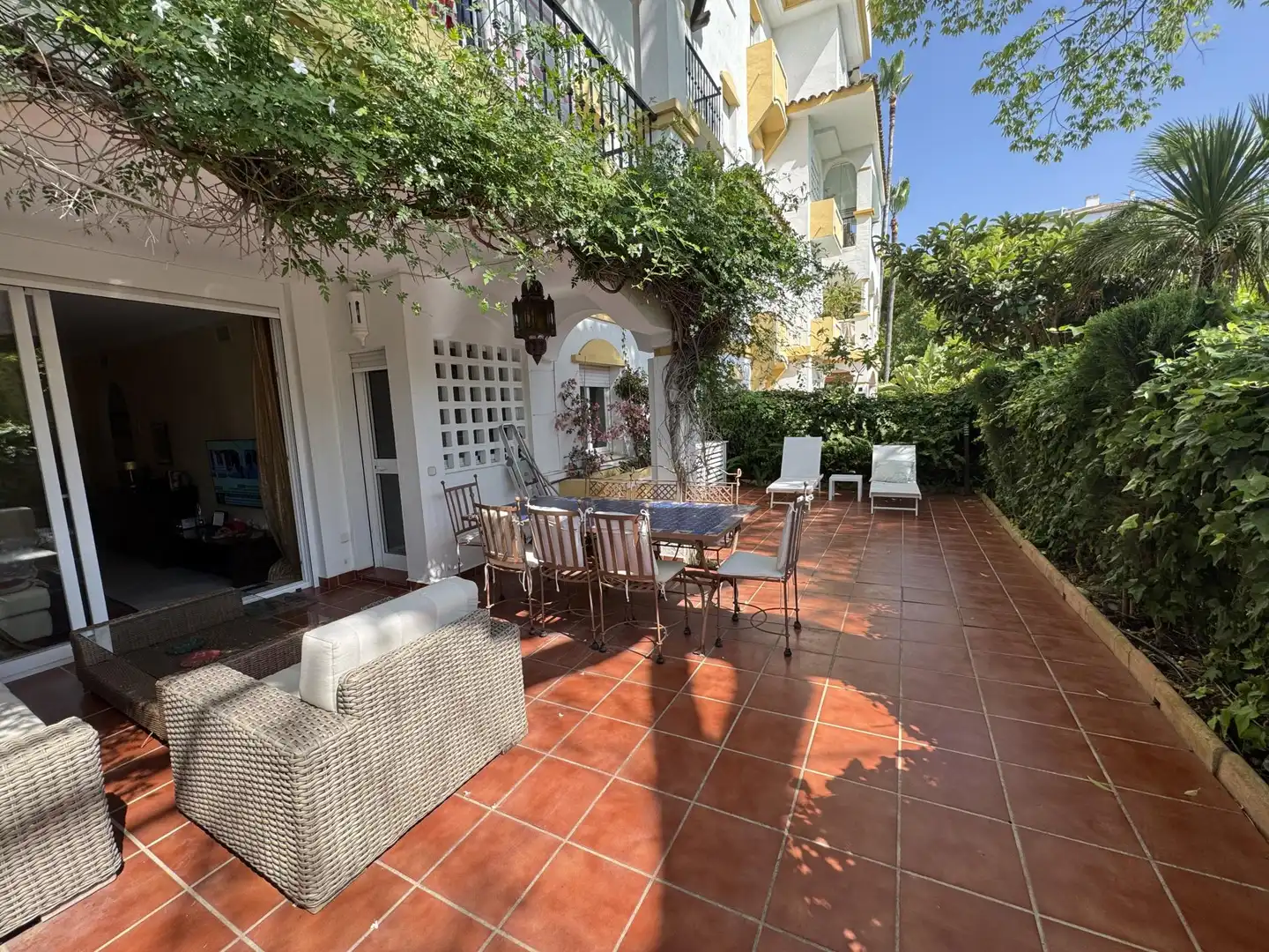 Terrassa de Pis de lloguer en Marbella amb Aire condicionat, Calefacció i Jardí privat