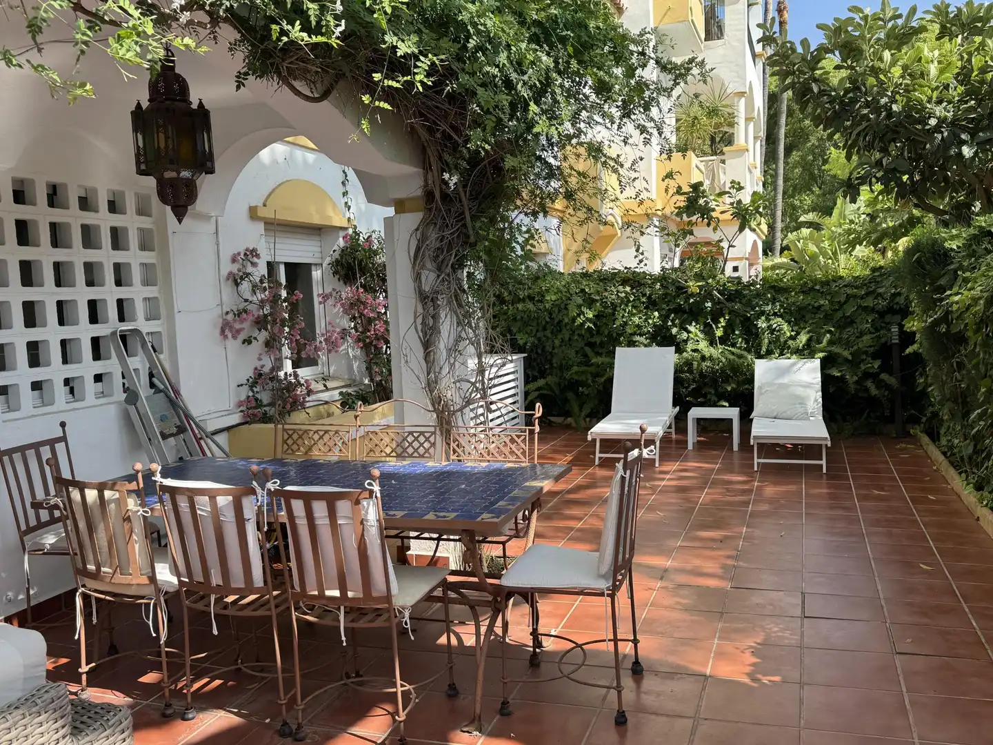 Terrassa de Pis de lloguer en Marbella amb Aire condicionat, Calefacció i Jardí privat