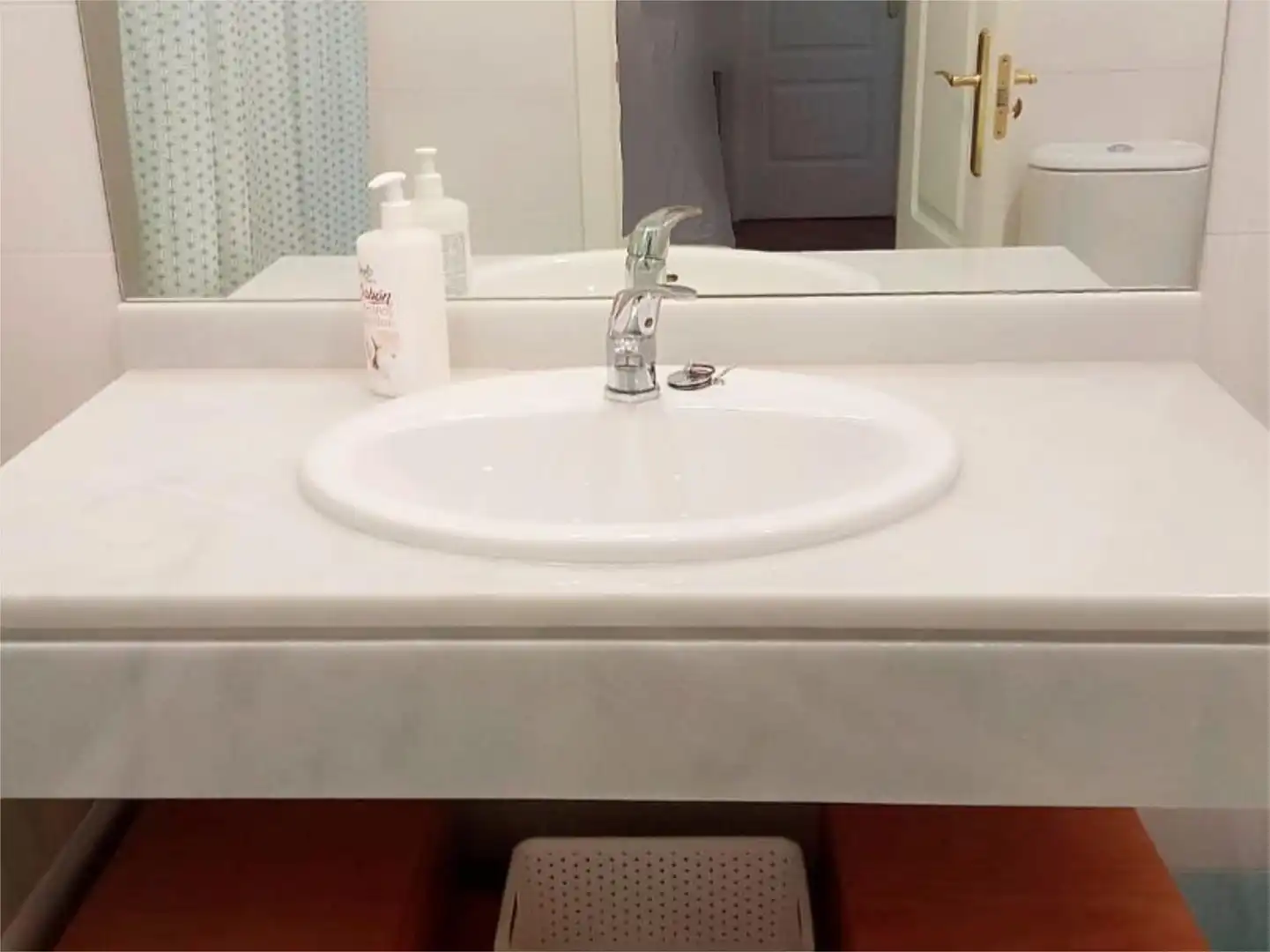 Bathroom of Duplexes for share in Leganés  with Air Conditioner, Heating and Parquet flooring