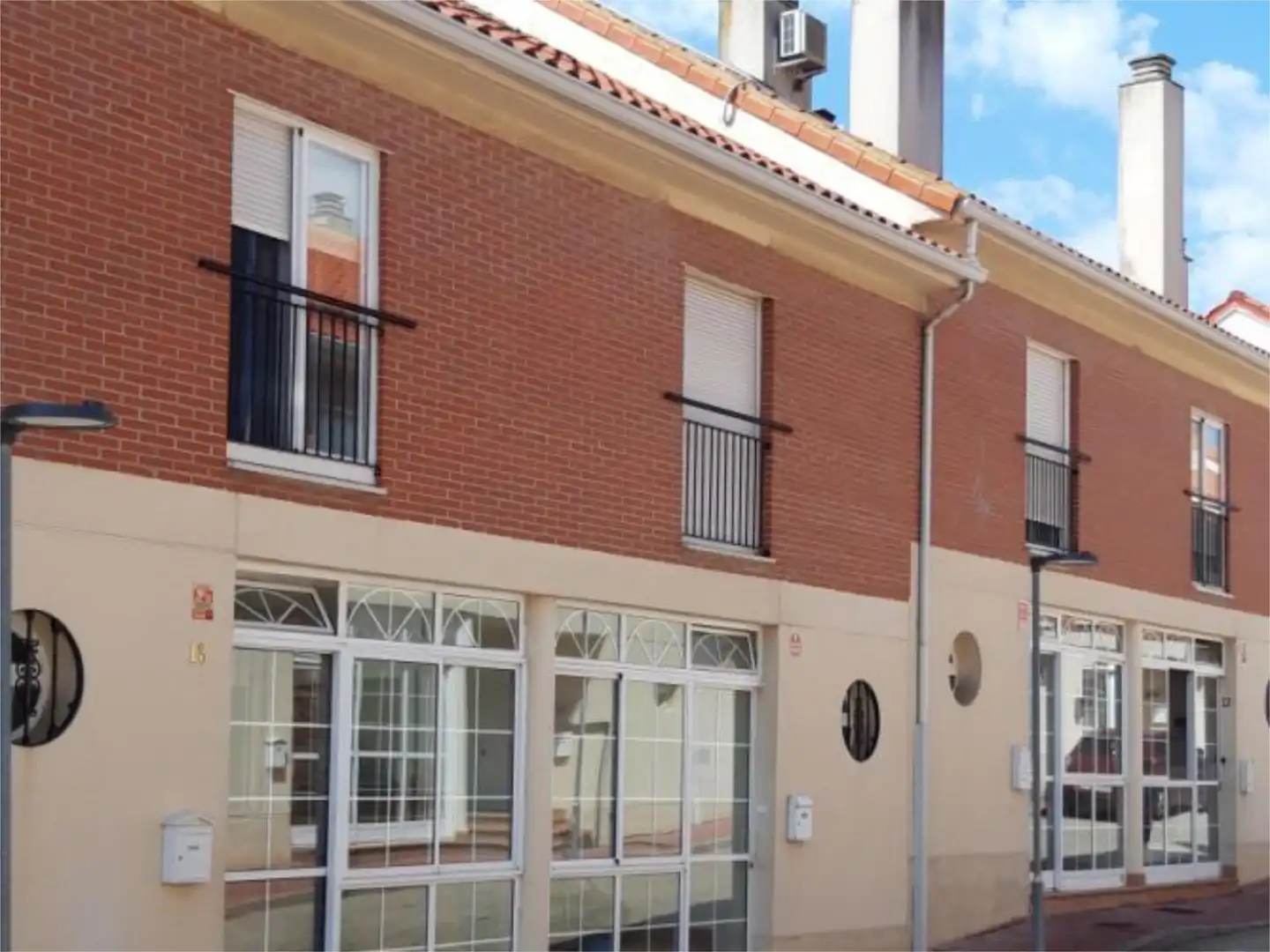 Casa o chalet en venta en Pajarillos Altos Vista exterior de Casa o chalet en venta en Valladolid Capital con Terraza y Balcón