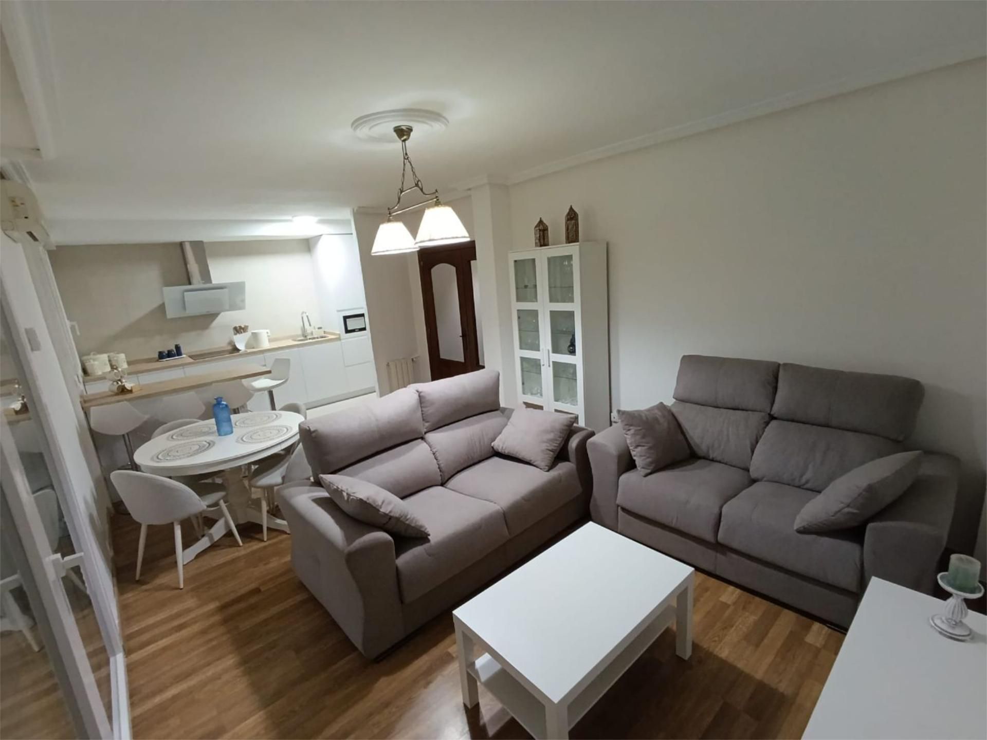 Pis en venda a Centro Sala d'estar de Pis en venda en Cáceres Capital amb Aire condicionat, Calefacció i Terrassa