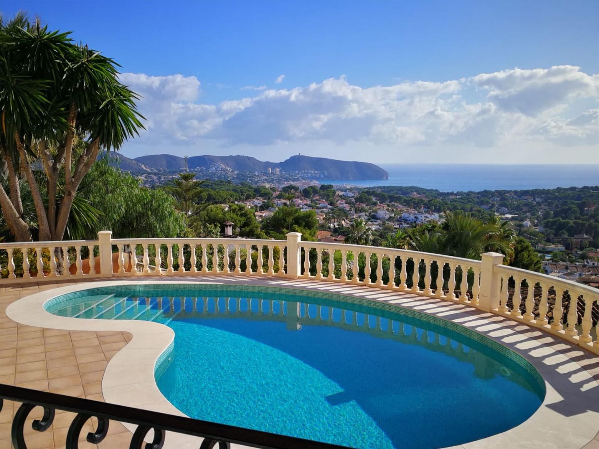 Vista exterior de Casa o chalet en venta en Moraira con Aire acondicionado, Terraza y Piscina