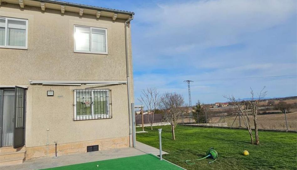 Casa o chalet en venta en Camino Calvario, 28, Urueñas, Segovia - imagen 1 Foto 1 de Casa o chalet en venta en Camino Calvario, 28, Urueñas, Segovia
