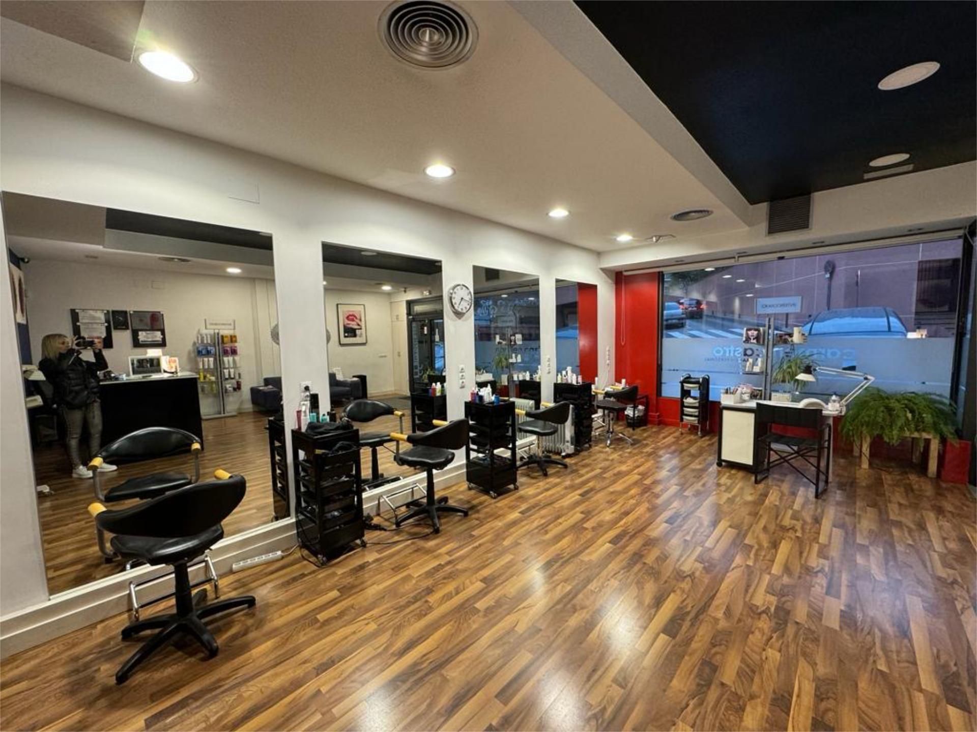 Locales en traspaso en Metro Estrecho, Madrid fotocasa