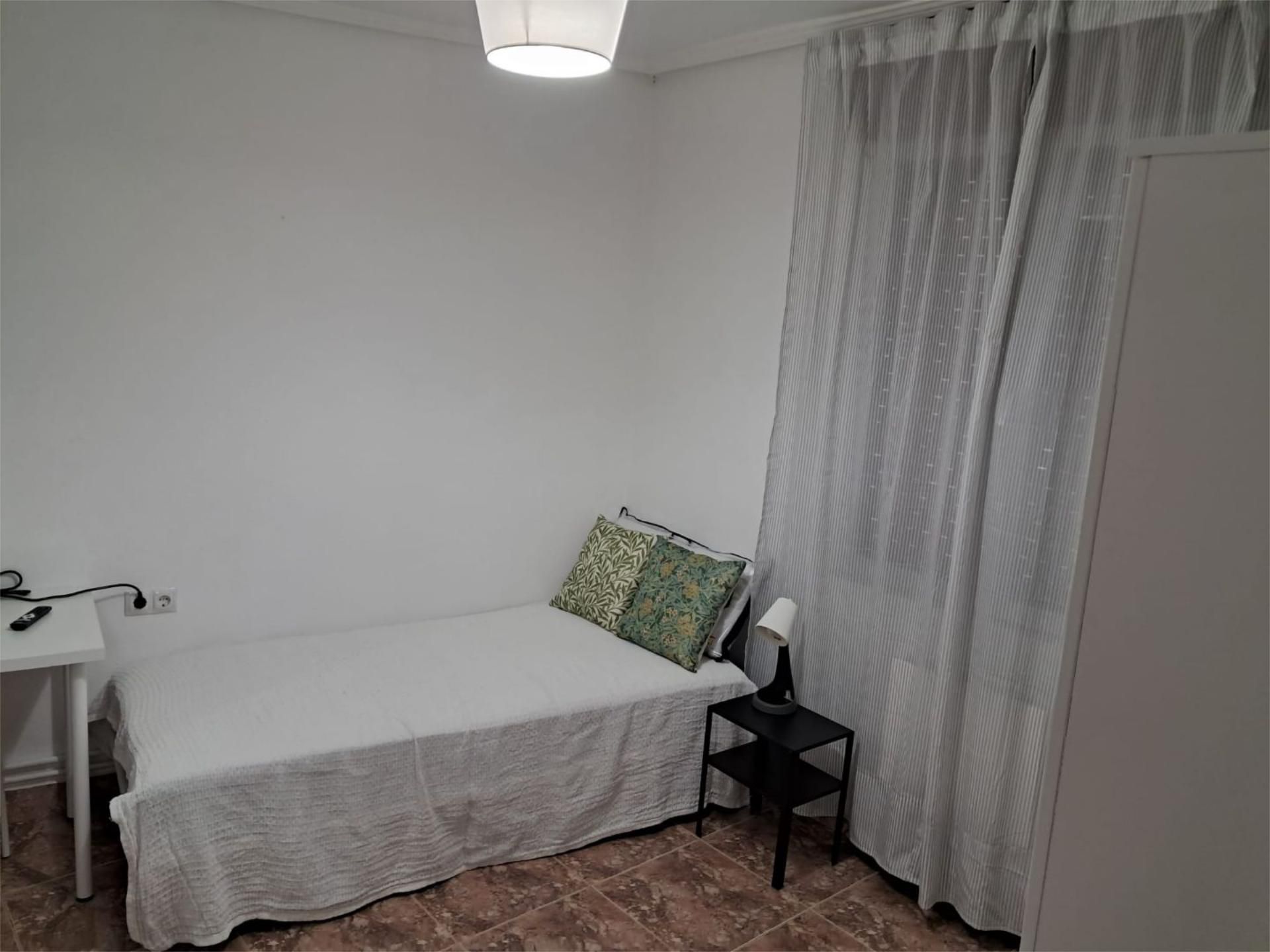 Bedroom of Flat to share in Lemoa  with Heating, Furnished and Community parking