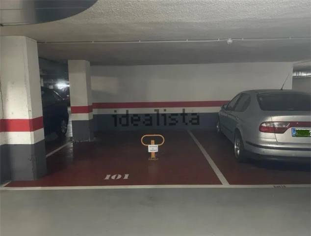 Garaje en Alquiler en Parque de los Lirios, 6 en Los Lirios