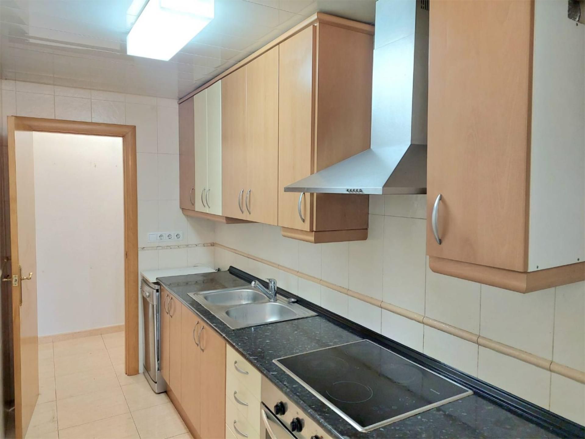 Cuina de Pis en venda en Badia del Vallès amb Balcó