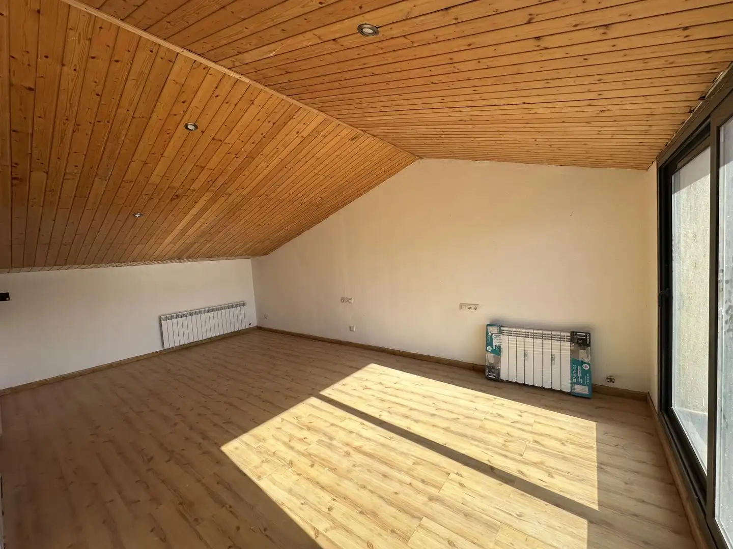 Maisonette zum Verkauf in Torelló mit Terrasse und Balkon