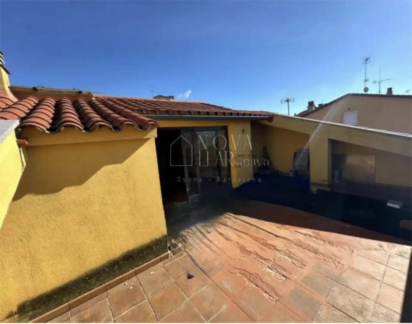 Außenansicht von Maisonette zum Verkauf in Torelló mit Terrasse und Balkon