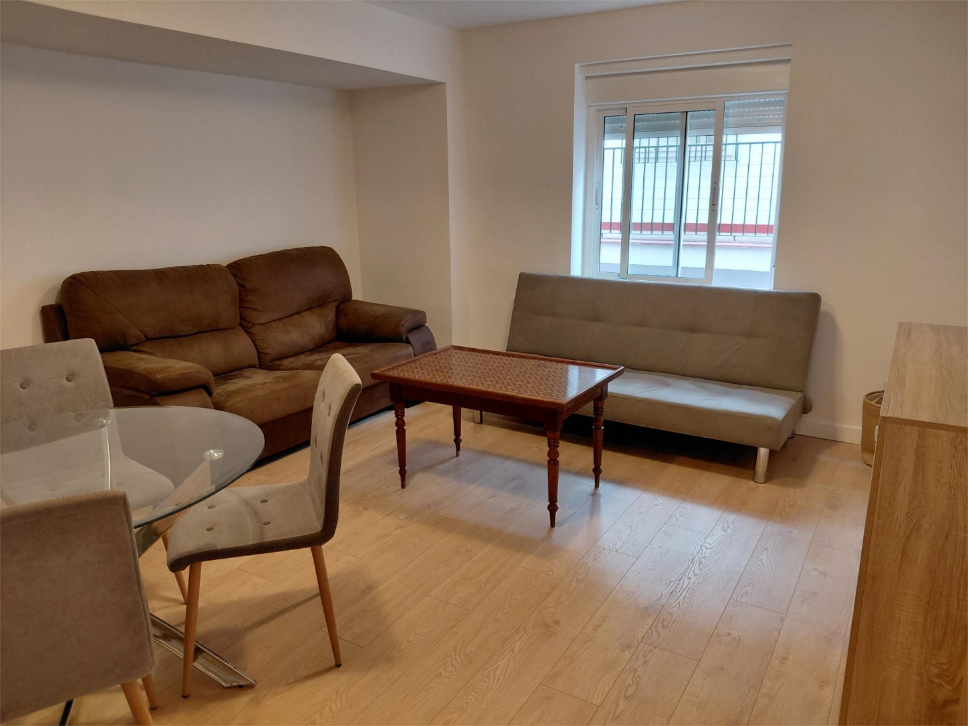 Apartament de lloguer en  Sevilla Capital amb Aire condicionat, Calefacció i Parquet