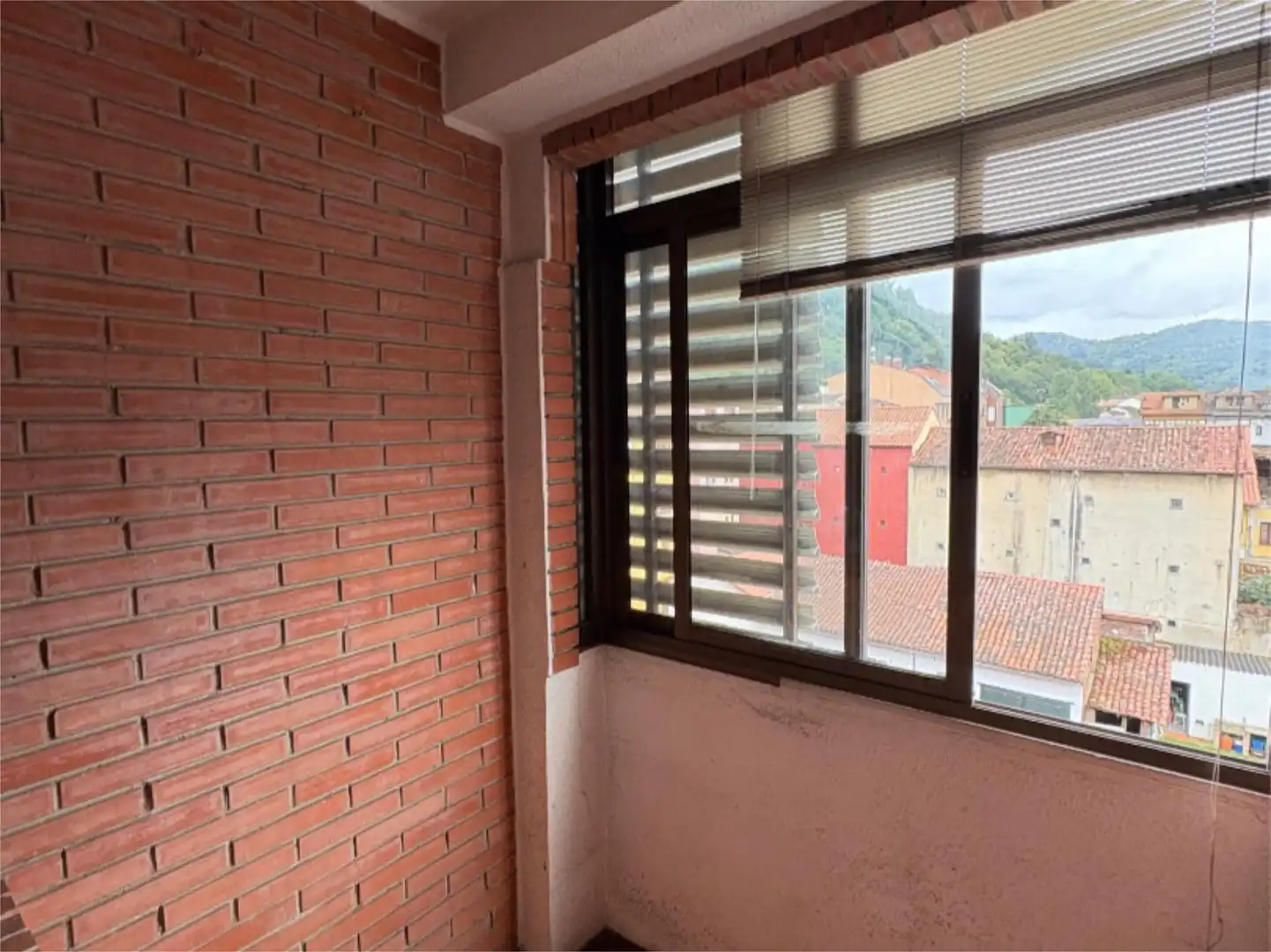 Flat for sale in Calle Celestino Zuazua, 2, San Claudio - Trubia - Las Caldas Balcony of Flat for sale in Oviedo with Parquet flooring