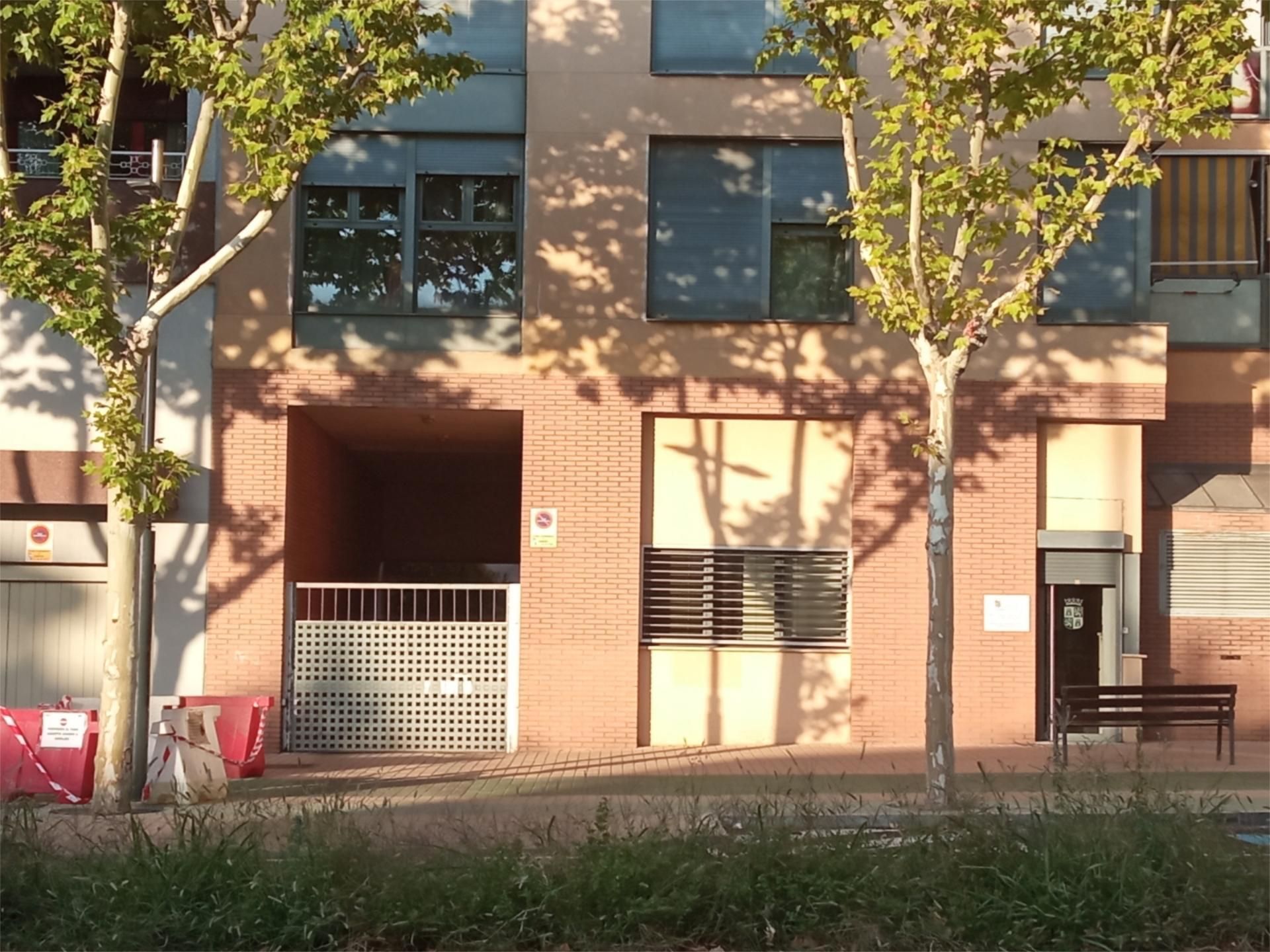 Garaje de alquiler en Avenida del Cardenal Cisneros, 26, Los Bloques