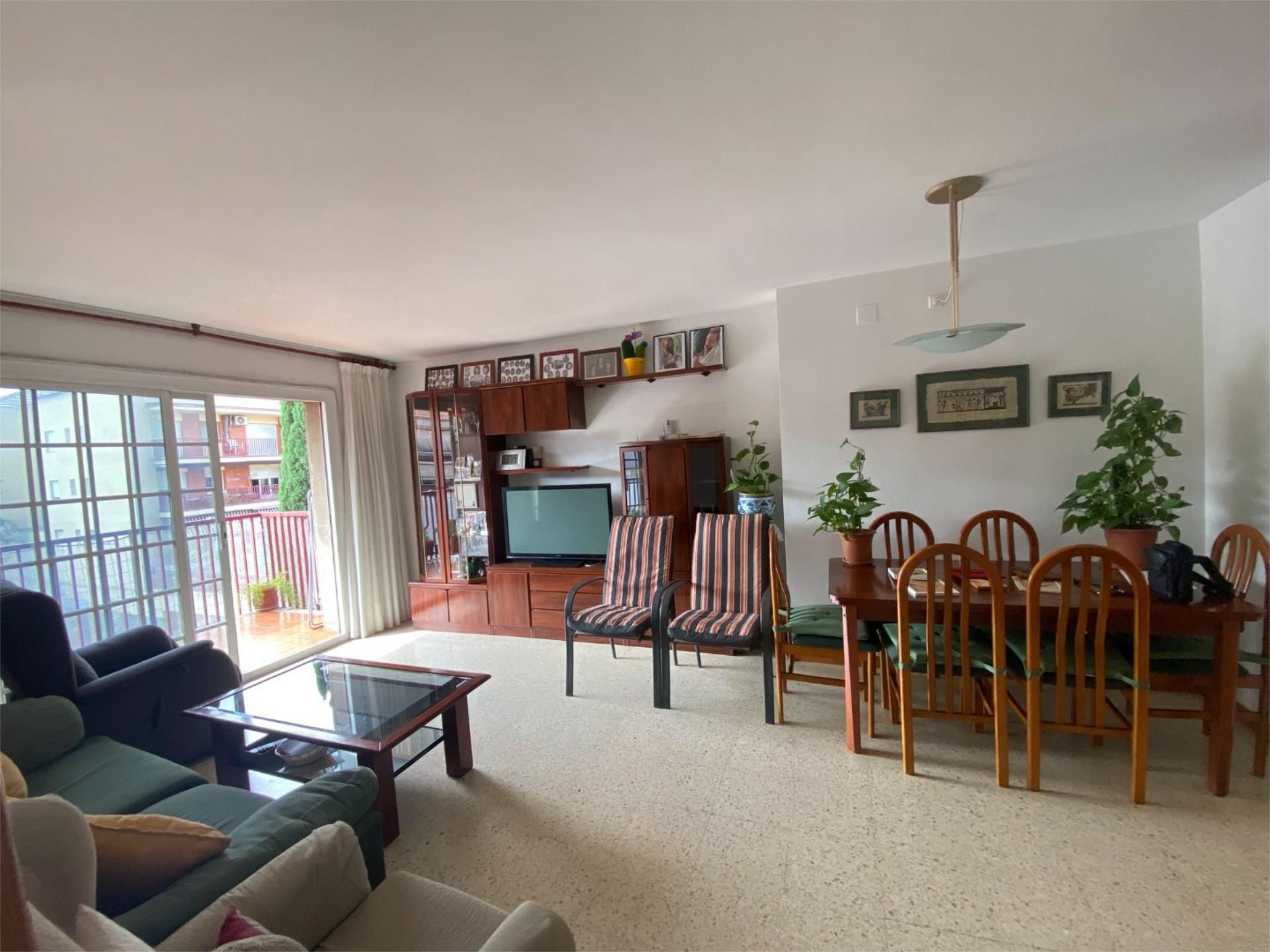 Sala de estar de Piso en venta en Cerdanyola del Vallès con Aire acondicionado y Terraza