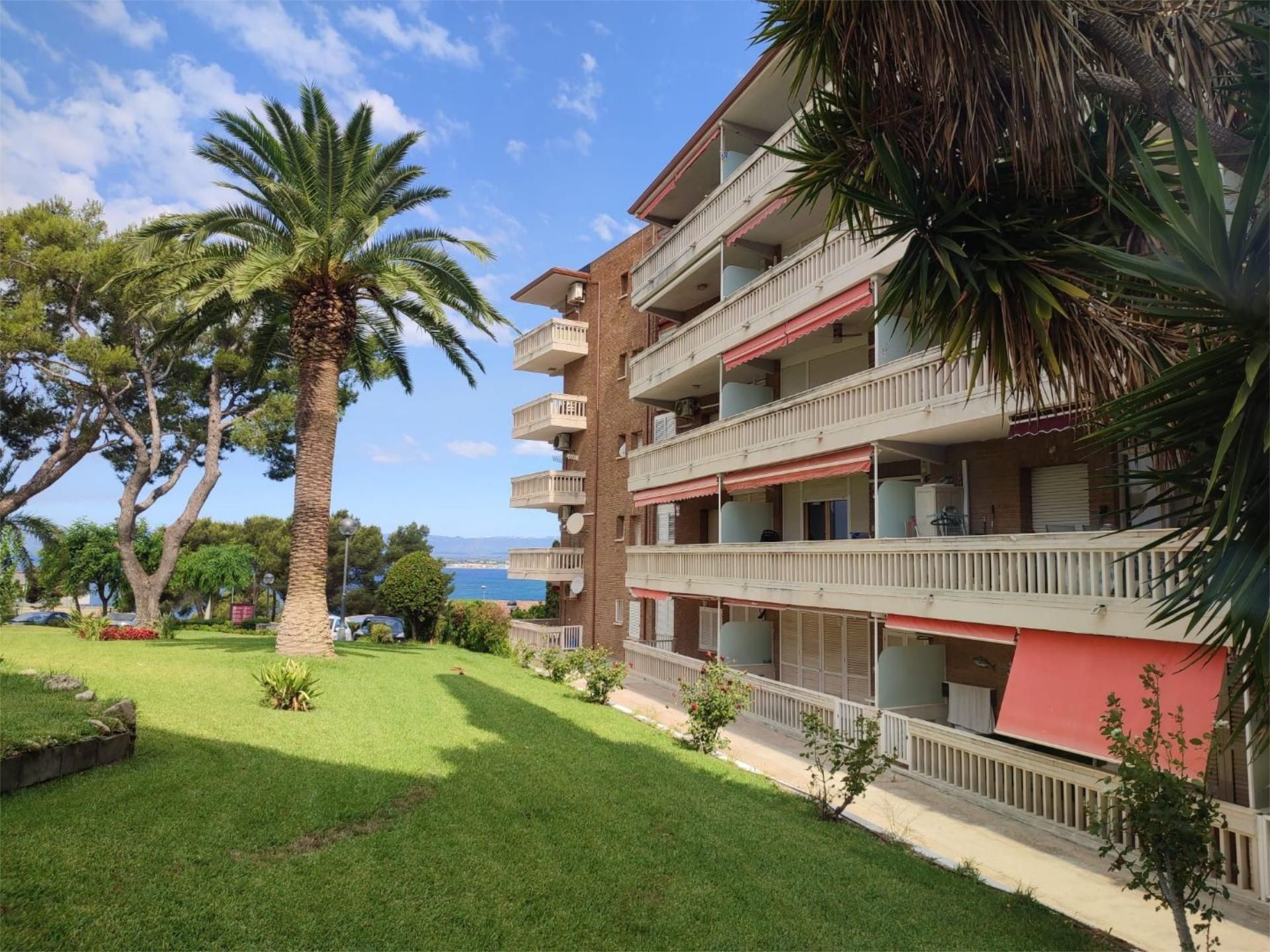Vista exterior de Apartament en venda en Salou amb Aire condicionat, Terrassa i Piscina