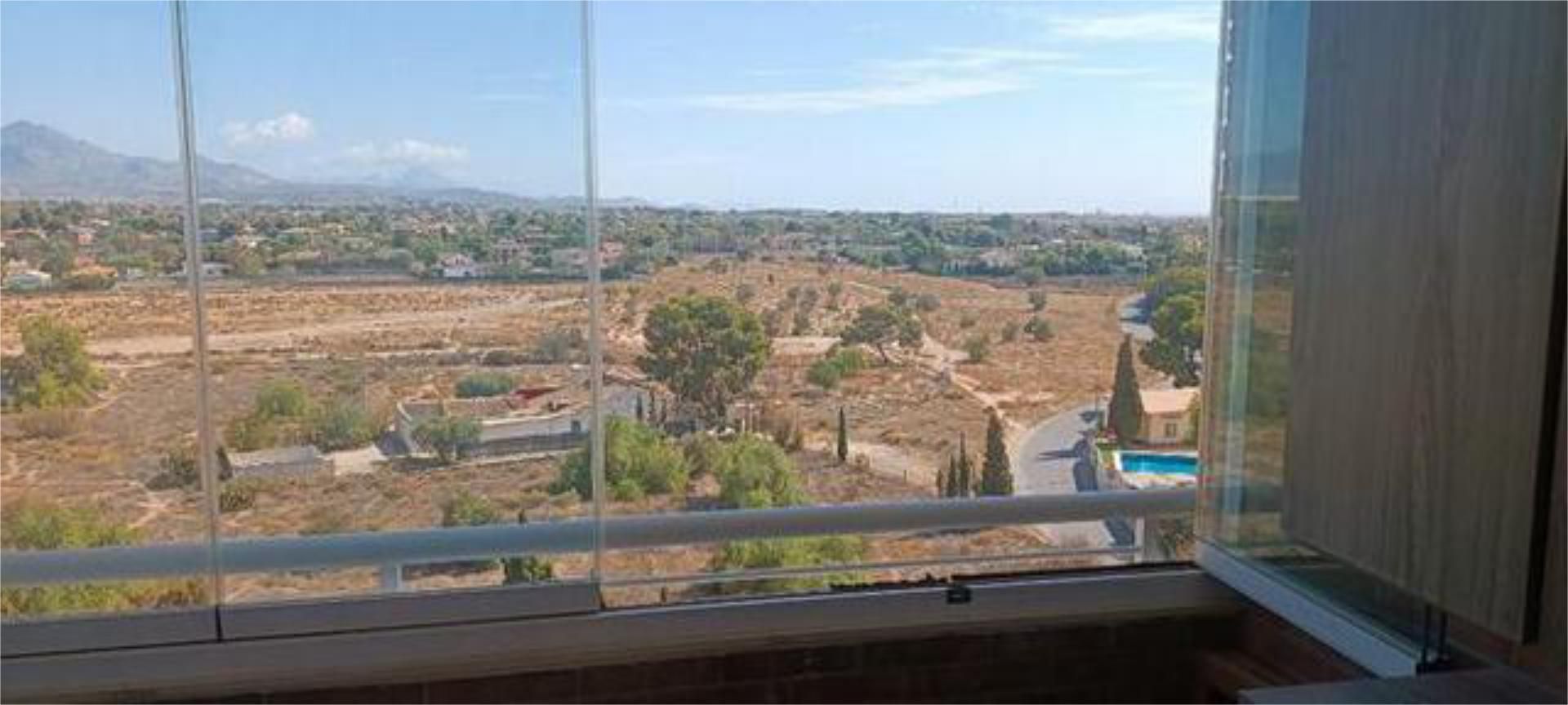 Vista exterior de Piso de alquiler en San Vicente del Raspeig / Sant Vicent del Raspeig con Calefacción, Jardín privado y Terraza