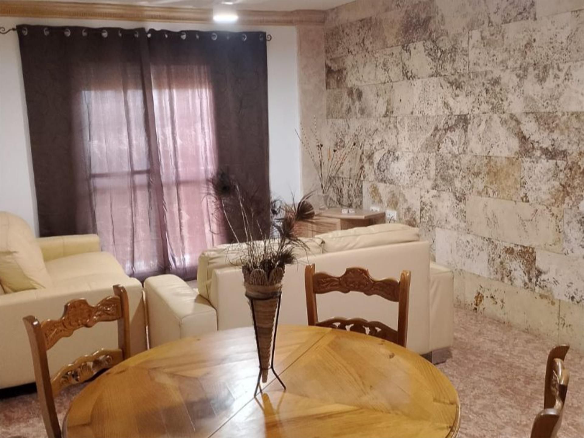 Sala d'estar de Pis de lloguer en Albox amb Aire condicionat, Calefacció i Moblat