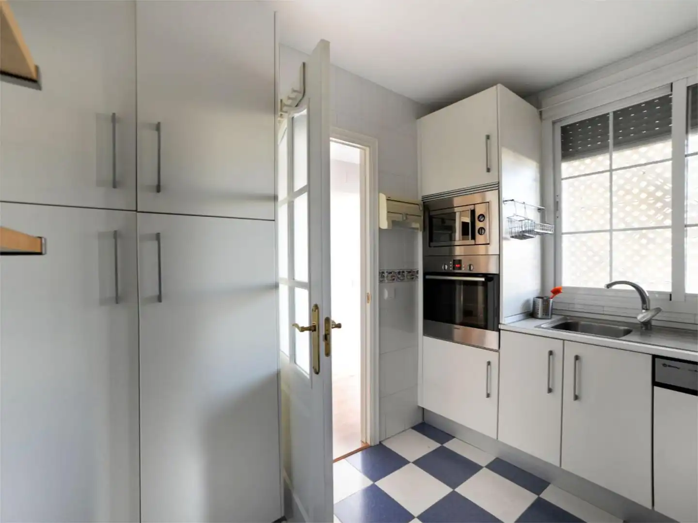 Kitchen of Flat for sale in Sevilla  with Air Conditioner, Heating and Parquet flooring