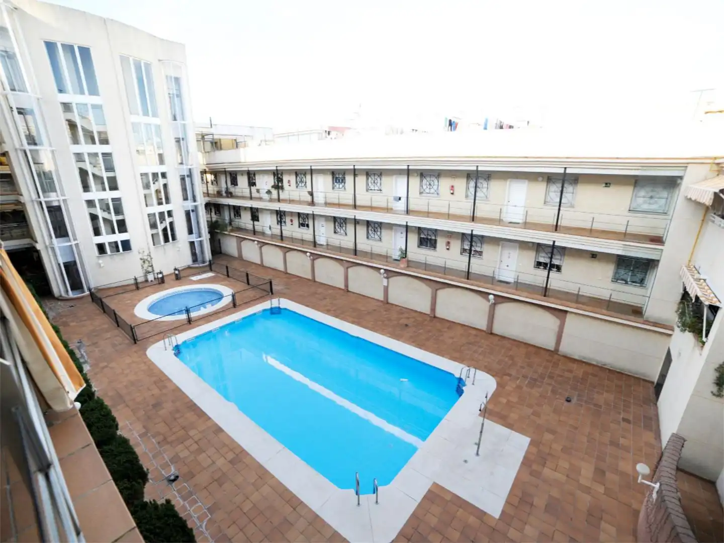 Swimming pool of Flat for sale in Sevilla  with Air Conditioner, Heating and Parquet flooring