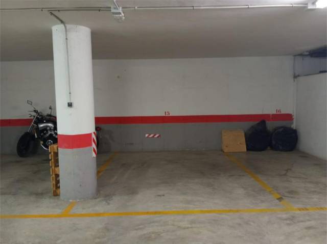 Garaje en Alquiler en Calle Carlos Climent González, 3 en Nou Benicalap