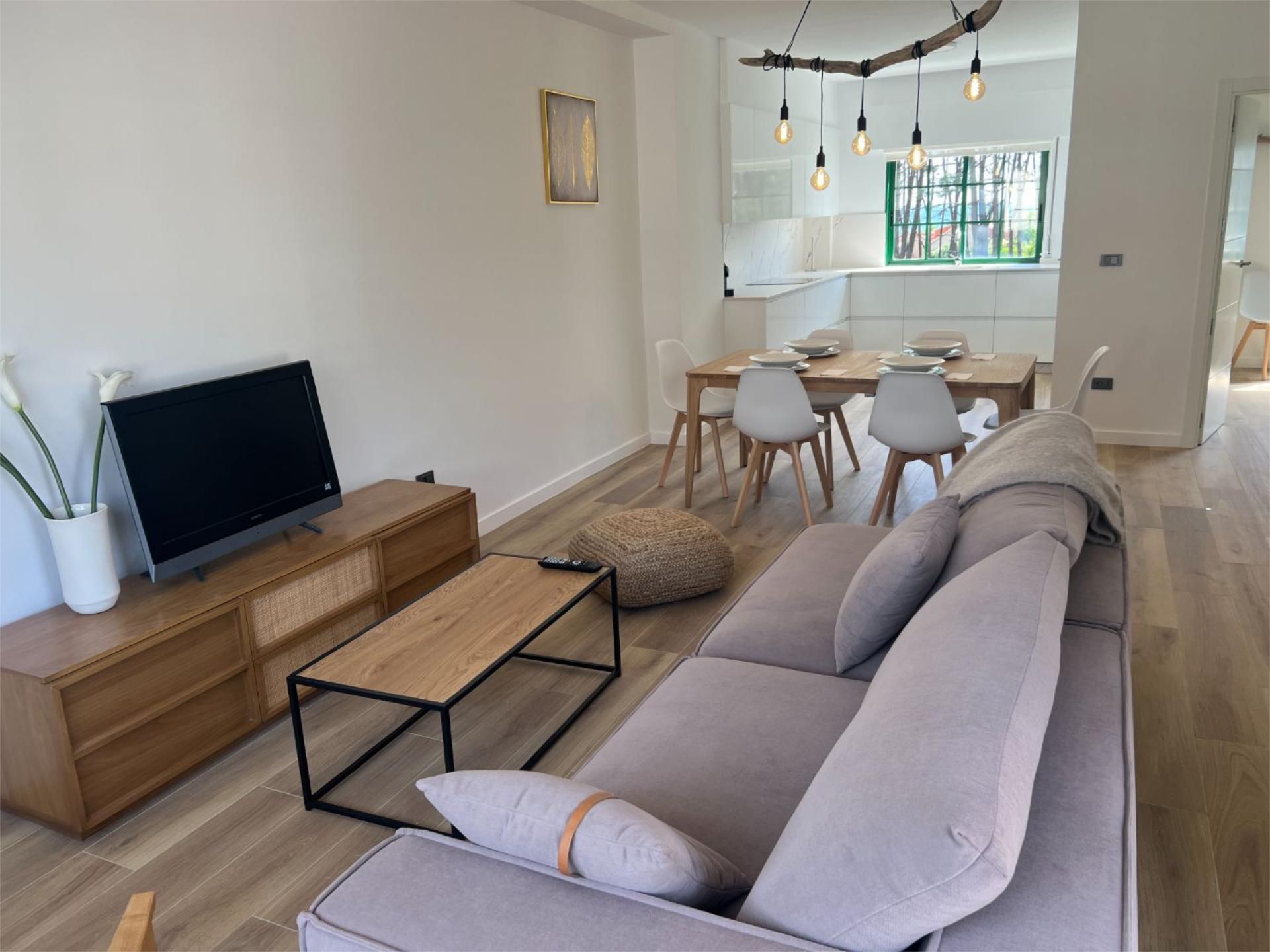 Sala d'estar de Pis de lloguer en O Grove   amb Piscina, Moblat i Aparcament comunitari