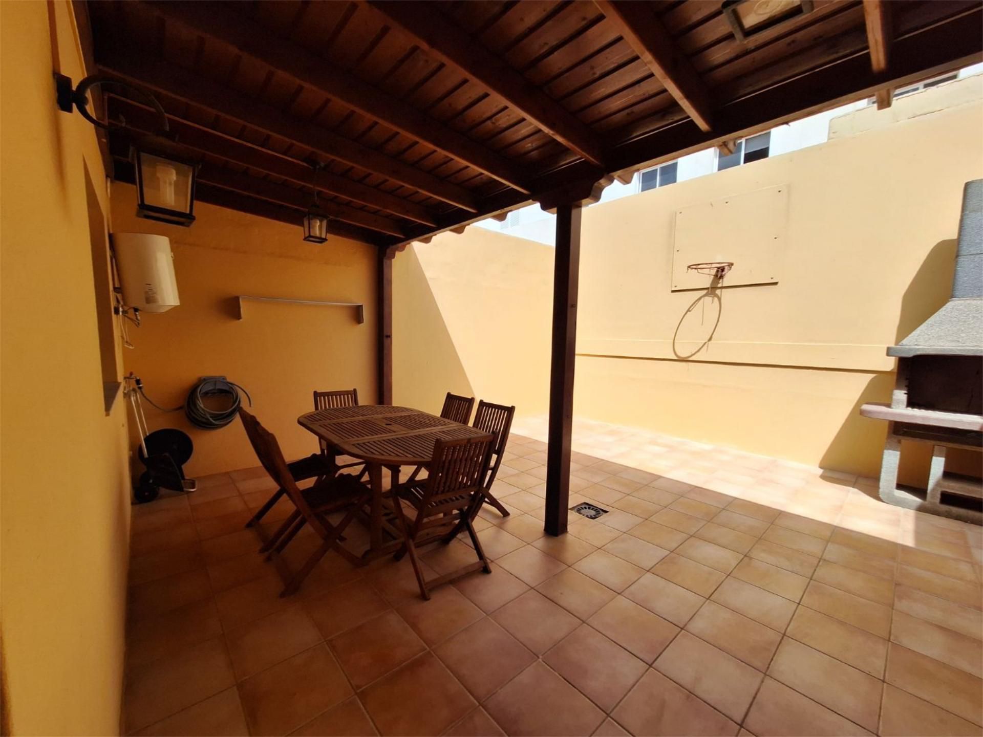 Dúplex en venda a Calle Alcalde Ángel González, 49, La Charca - Majada Marcial Terrassa de Dúplex en venda en Puerto del Rosario amb Balcó