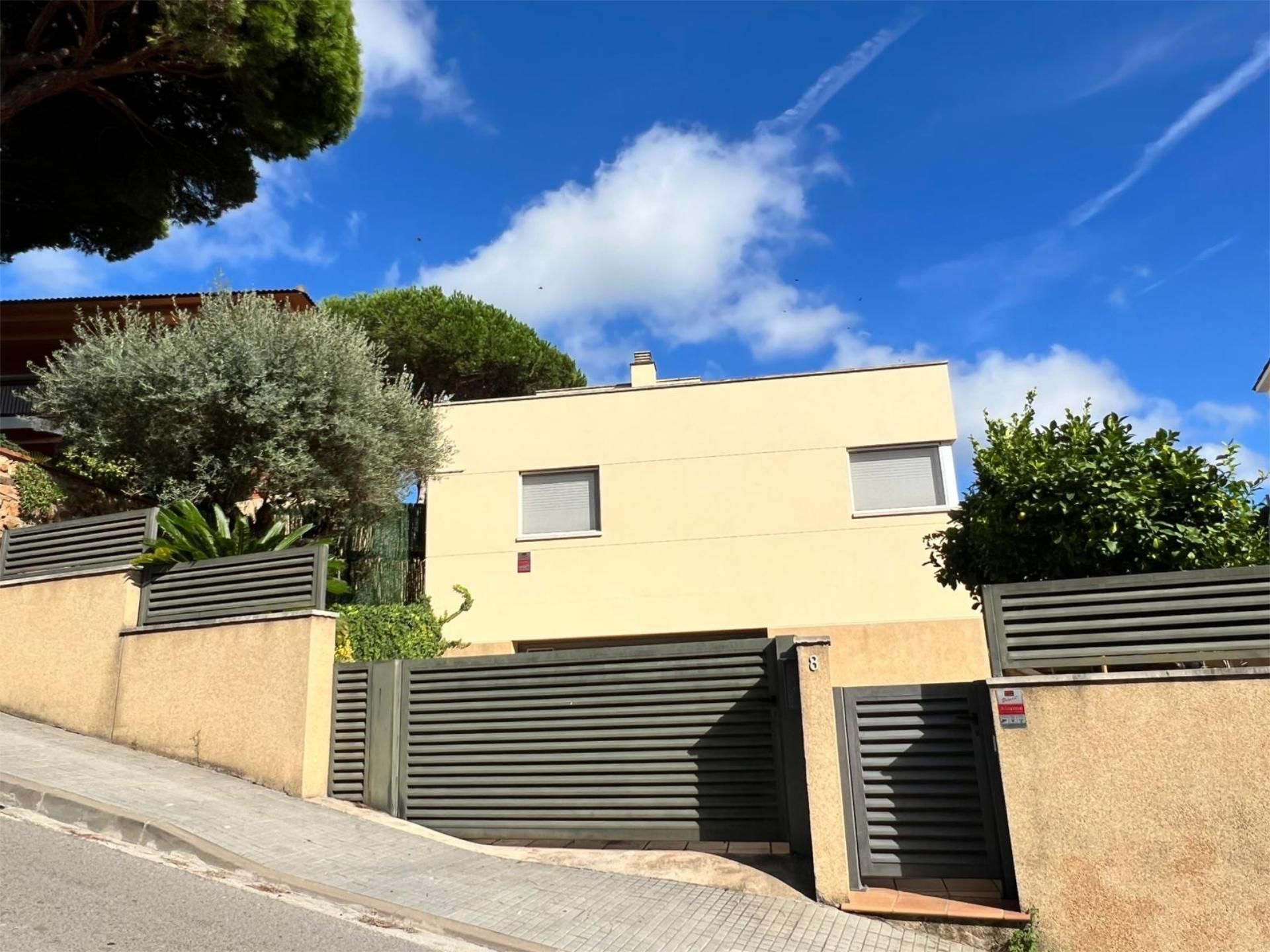 Vista exterior de Casa adosada en venta en Tordera con Aire acondicionado, Terraza y Balcón