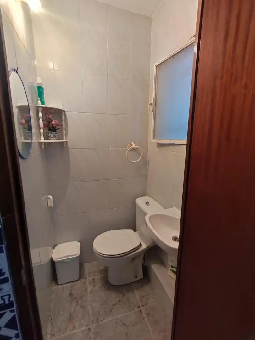 Pis en venda a Calle Vallehermoso, 9, San Bartolomé - Millán de Priego Bany de Pis en venda en Jaén amb Moblat i Balcó