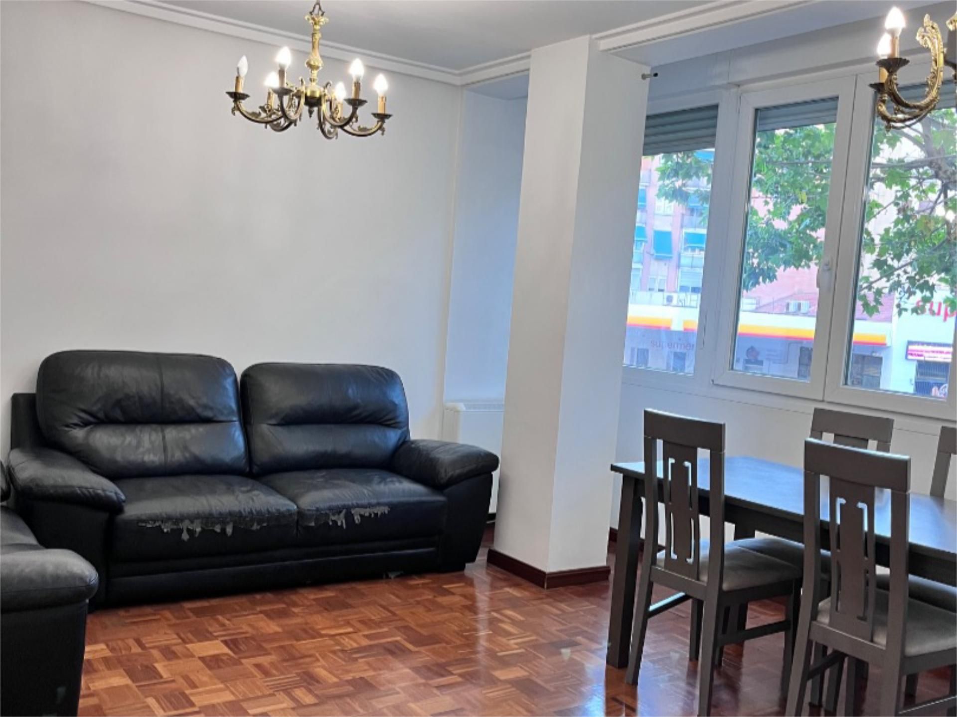 Sala d'estar de Pis en venda en  Madrid Capital amb Aire condicionat